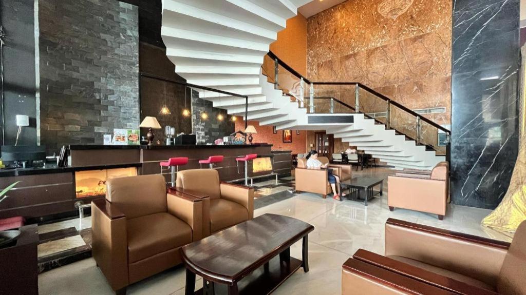 Grand Antares Hotel Medan Extérieur photo