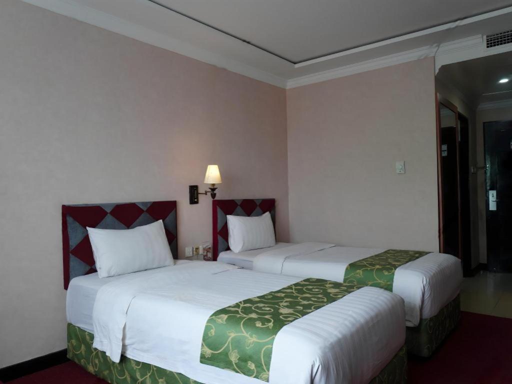 Grand Antares Hotel Medan Extérieur photo