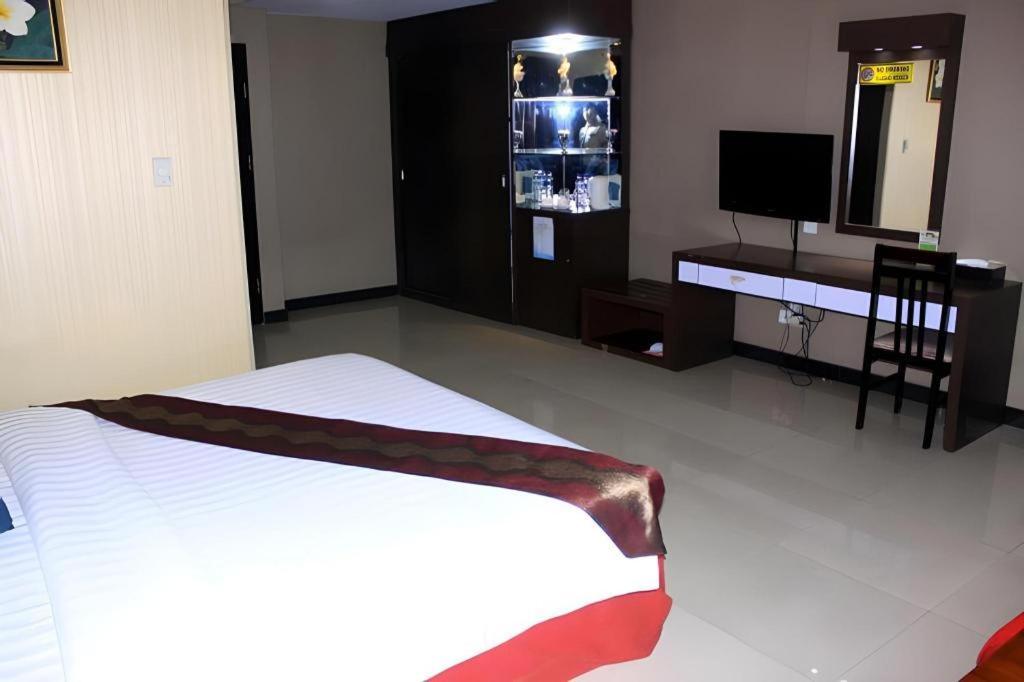 Grand Antares Hotel Medan Extérieur photo