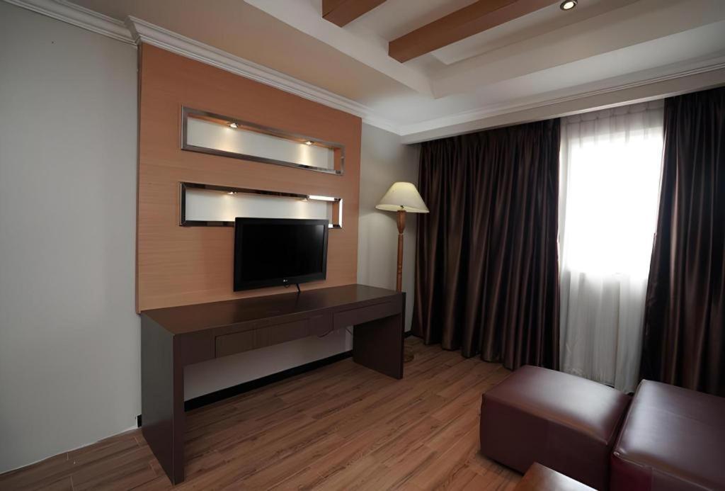 Grand Antares Hotel Medan Extérieur photo